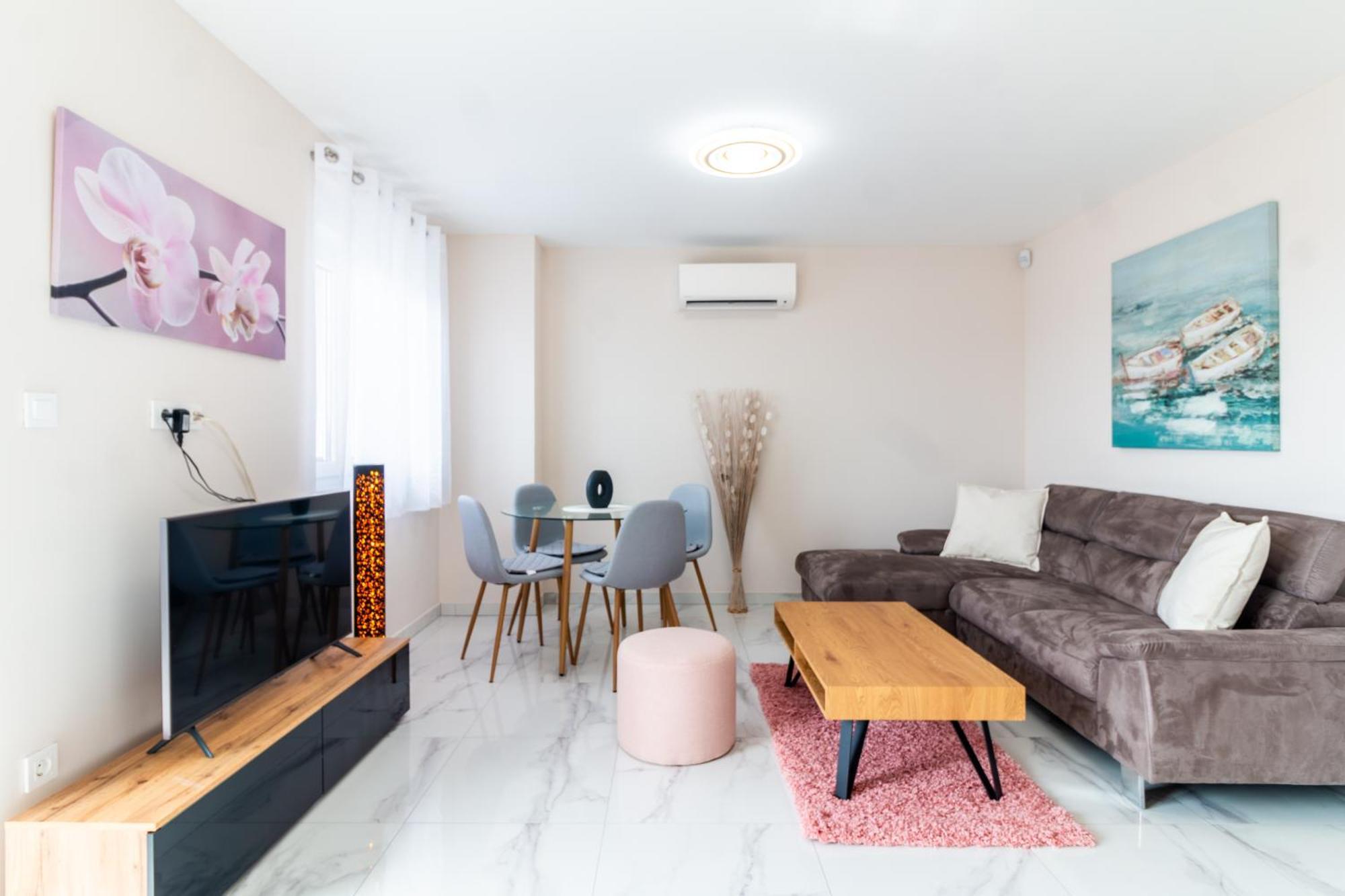 Apartmani Nela Kastela Luaran gambar